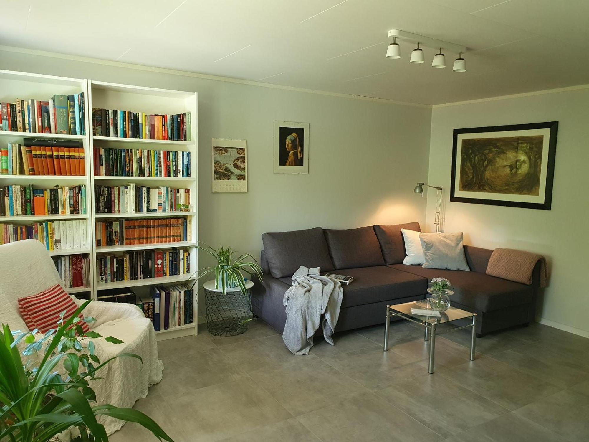 Tranquil In Picturesque Neighborhood Appartement